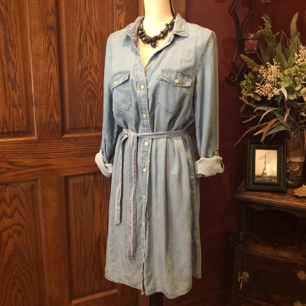 Gap Jean Shirt Dress w/ attached Belt. NWT.